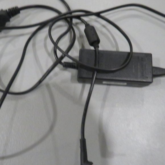 AC Adapter For Laptop - Picture 1 of 1